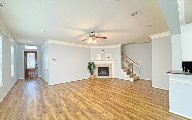 Building Photo - 6222 Skyline Dr