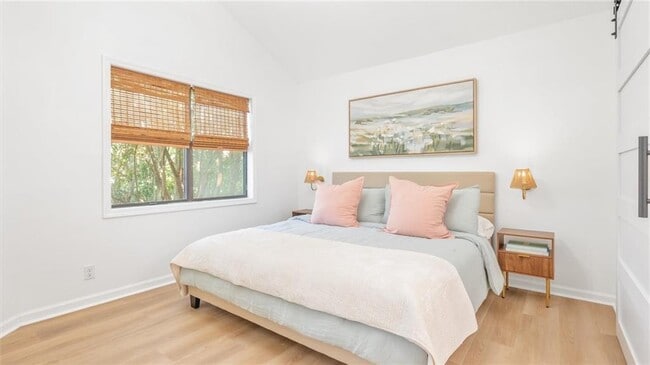 Building Photo - 512 S Harbour Oaks Dr