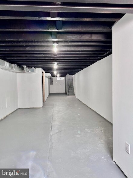 Building Photo - 3841 N Sydenham St