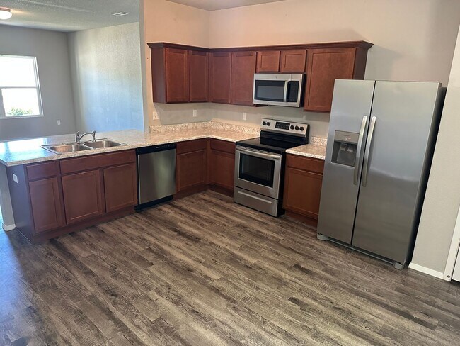 Building Photo - Available Now!  Spacious 5-Bed, 3.5-Bath Corner-Lot Home in West Fayetteville