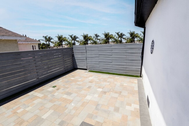 Building Photo - 6168 Cumberland St