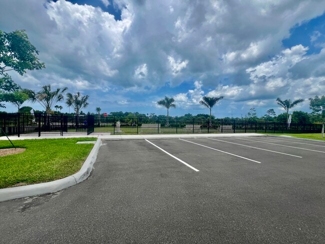 Building Photo - 6694 Topaz Dr