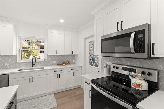 Building Photo - 4709 W Fair Oaks Ave