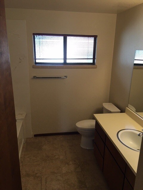 Building Photo - Rare opportunity to live in Village Homes!