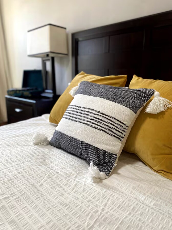 Building Photo - 1802 E Howard Ave