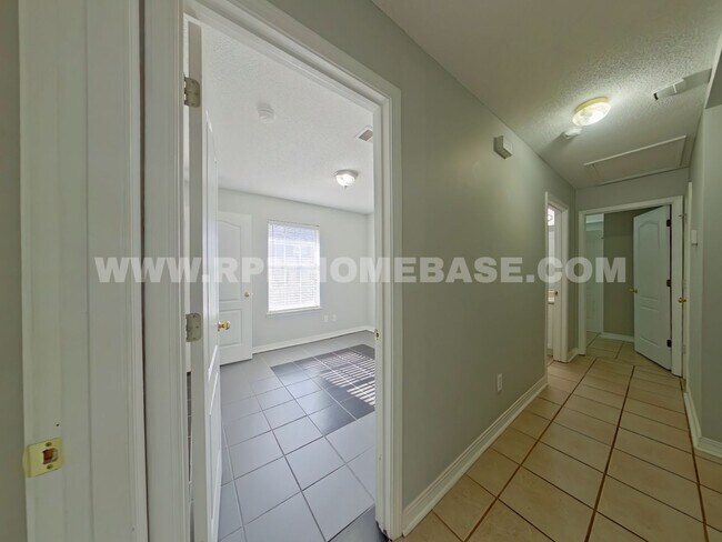 Building Photo - 5103 Terra Lake Cir