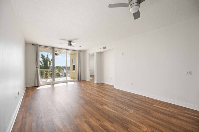 Building Photo - 606 Riviera Dunes Way