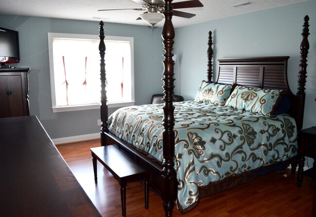 Building Photo - 3 Bedroom Home in Wyndhurst