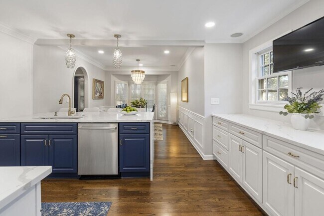 Building Photo - 97 Huntington Rd NE