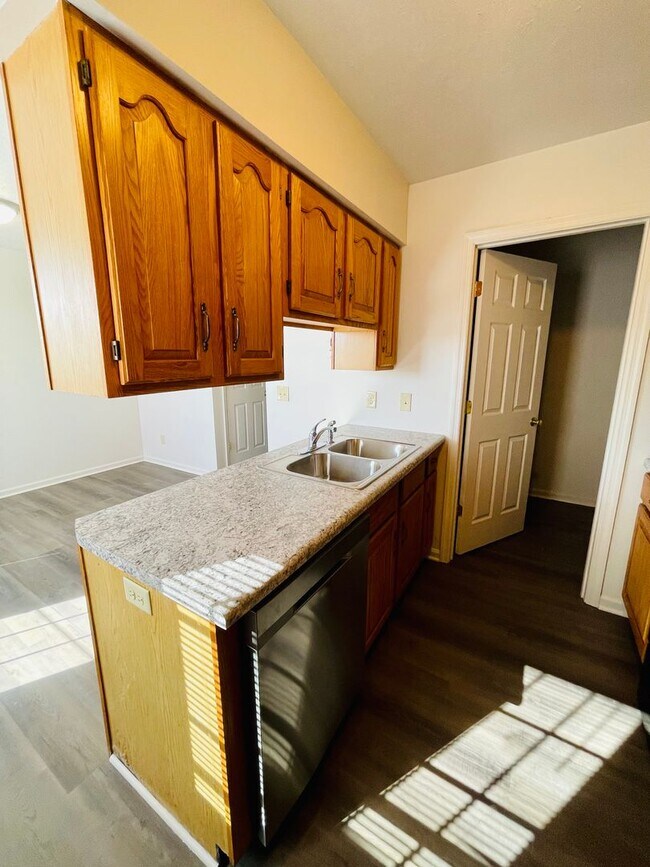 Building Photo - Apartment for Rent in Bridgewater