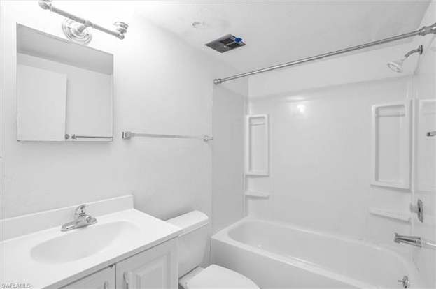 Building Photo - 3635 Boca Ciega Dr