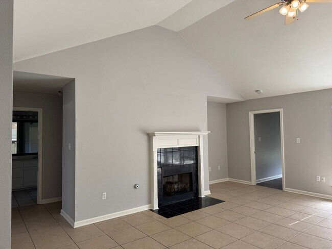 Building Photo - Beautiful 4 Bedroom Home for Lease in Denham Springs
