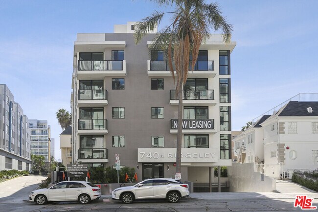 Building Photo - 740 Ridgeley Dr