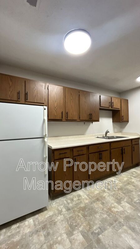 Building Photo - 11141 N 137th St