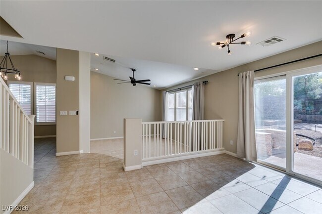 Building Photo - 25 Precipice Ct