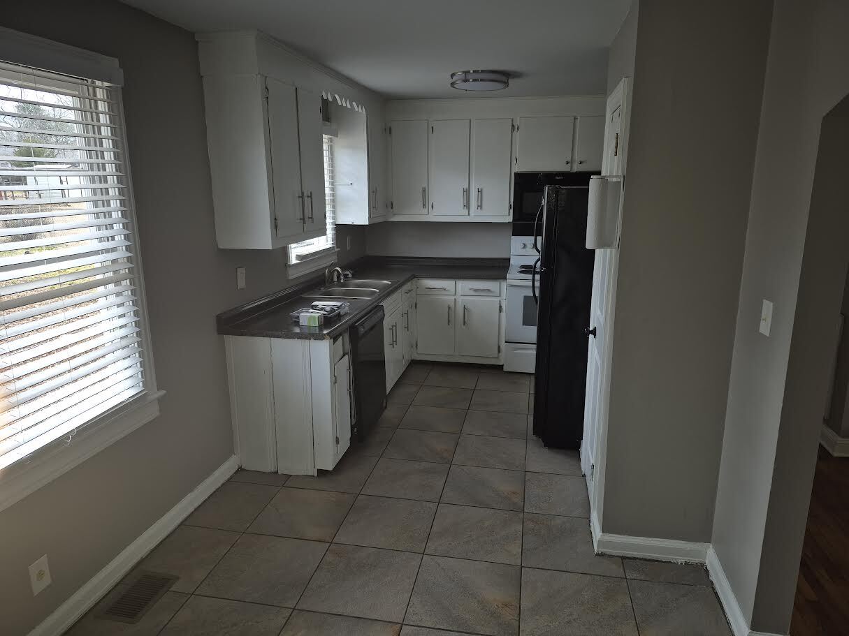 Building Photo - 4108 Edwards Rd