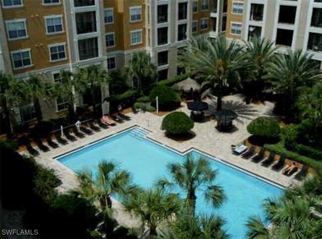 Building Photo - 202 E South St