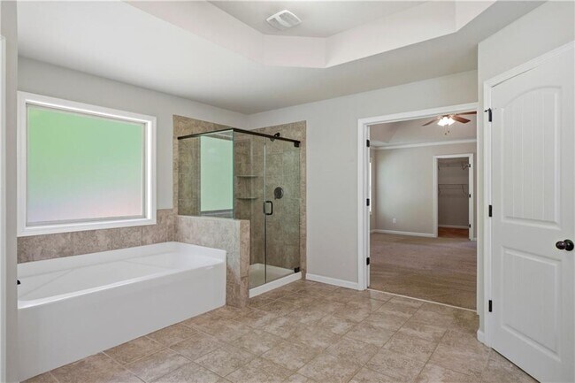 Building Photo - 4910 Belcrest Way