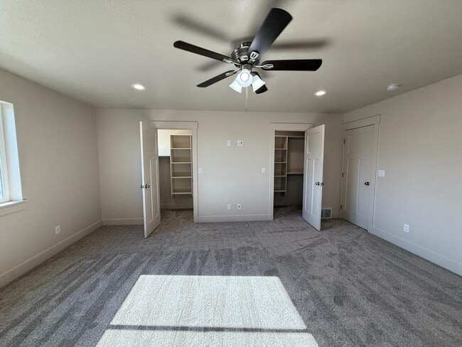 Building Photo - Eastside View Townhomes