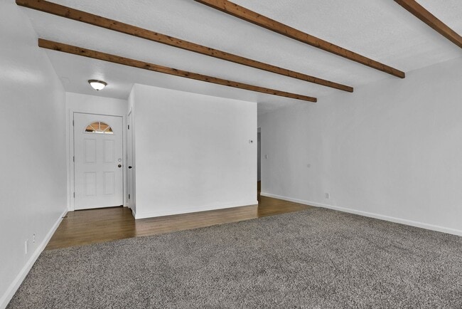 Building Photo - Wonderful newely updated downtown condo