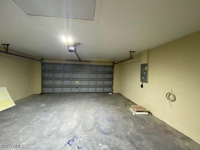 Building Photo - 208 Homewood Ave S