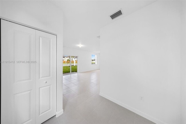 Building Photo - 2448 SE 27th Terrace