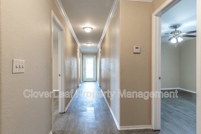Building Photo - 3613 Candle Ridge Dr