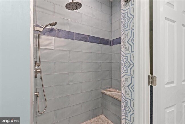 Building Photo - 9472 Lapstrake Ln