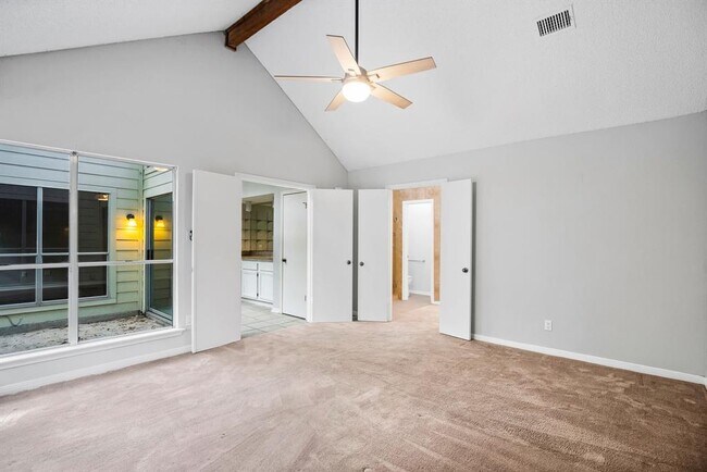 Building Photo - 22 S Rain Forest Ct