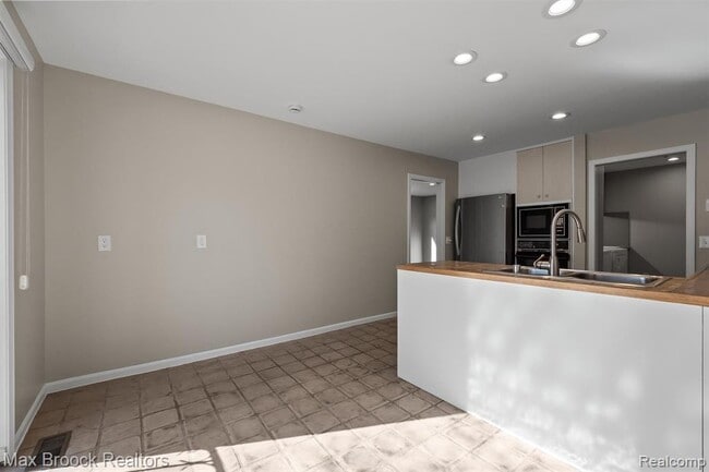 Building Photo - 1131 Timberview Trail