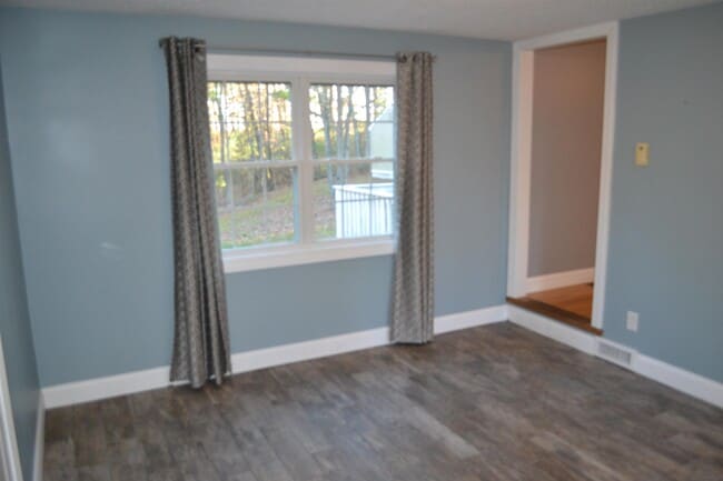 Building Photo - 10 Madden Rd