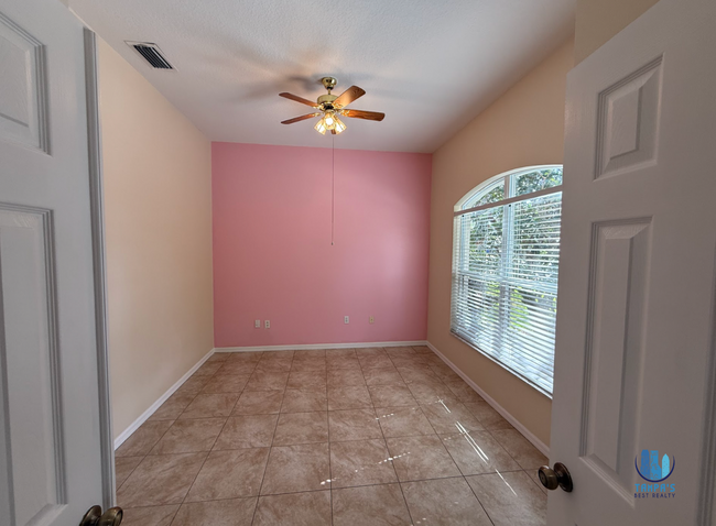 Building Photo - Beautiful 4 Bedrooms 2 Bathrooms Home for ...