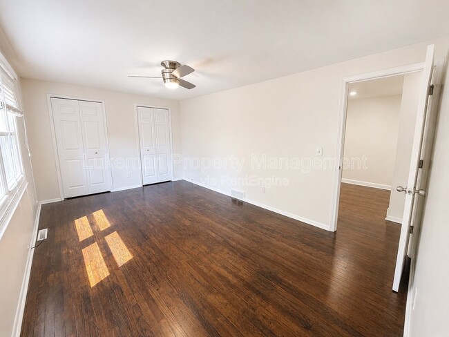 Building Photo - 6318 Avon St