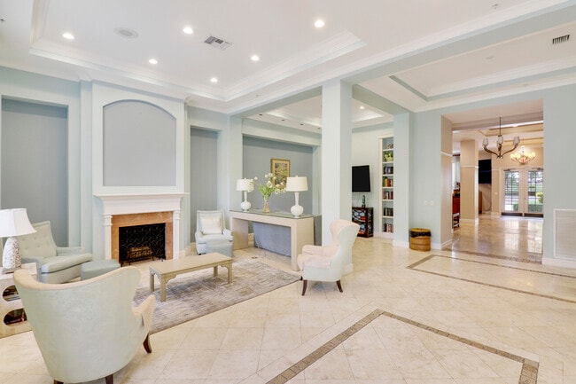 Building Photo - 630 S Sapodilla Ave