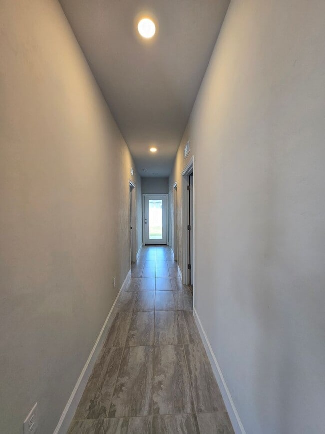 Building Photo - 3 Bedroom/2 Bath in Country Way of Newberry