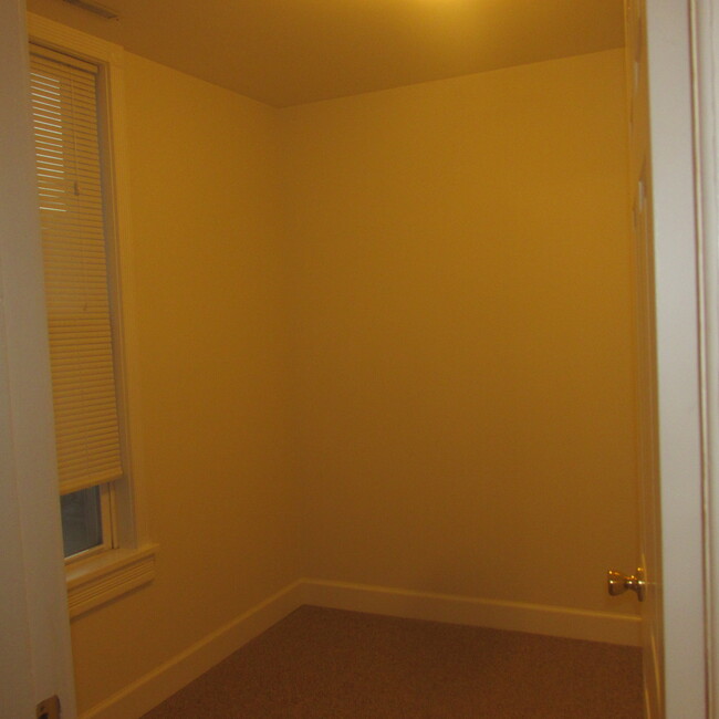 Office or Extra Storage Rm - 121 Ontario St