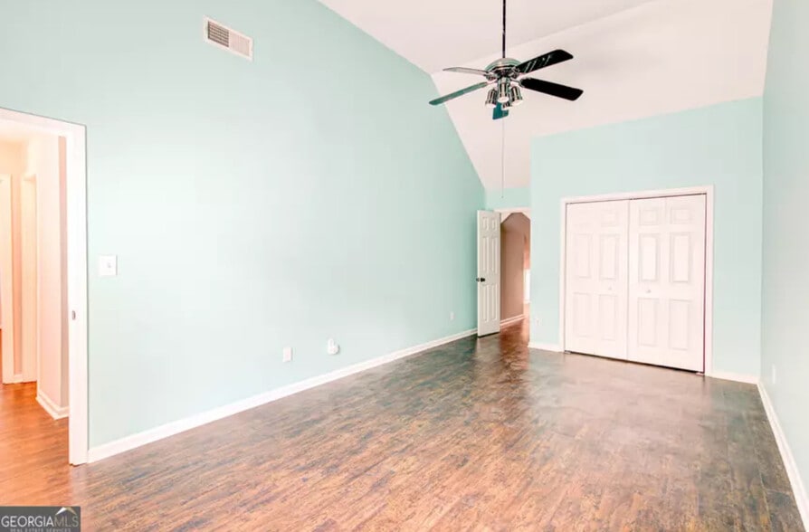 Building Photo - 513 N Fairfield Dr