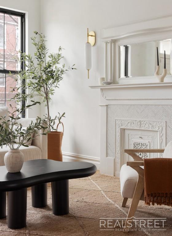 Building Photo - Stunning Brand New Townhouse for Rent in Bushwick!