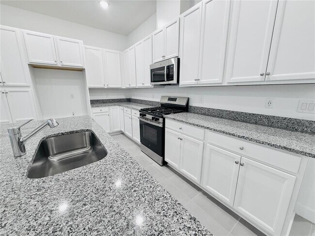 Building Photo - 12585 Clear Sapphire Dr