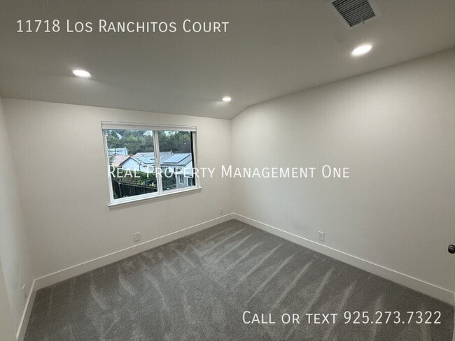 Building Photo - 11718 Los Ranchitos Ct