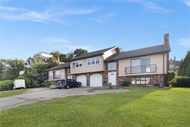 Primary Photo - 239 Eustis Ave