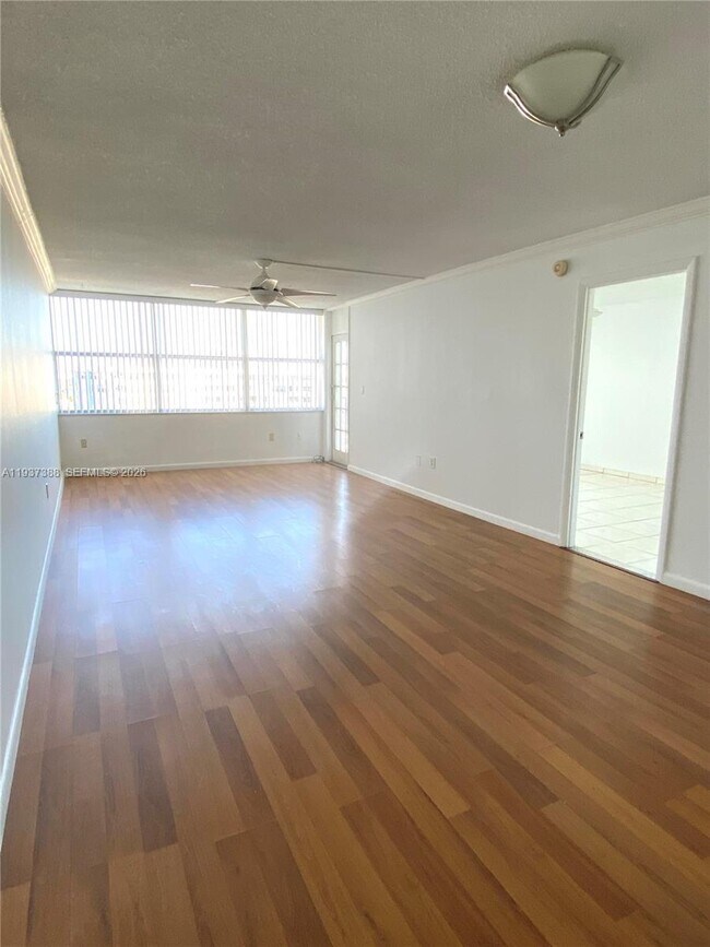 Building Photo - 1200 NE Miami Gardens Dr