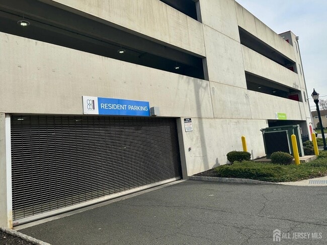 Building Photo - 101 Roosevelt Ave