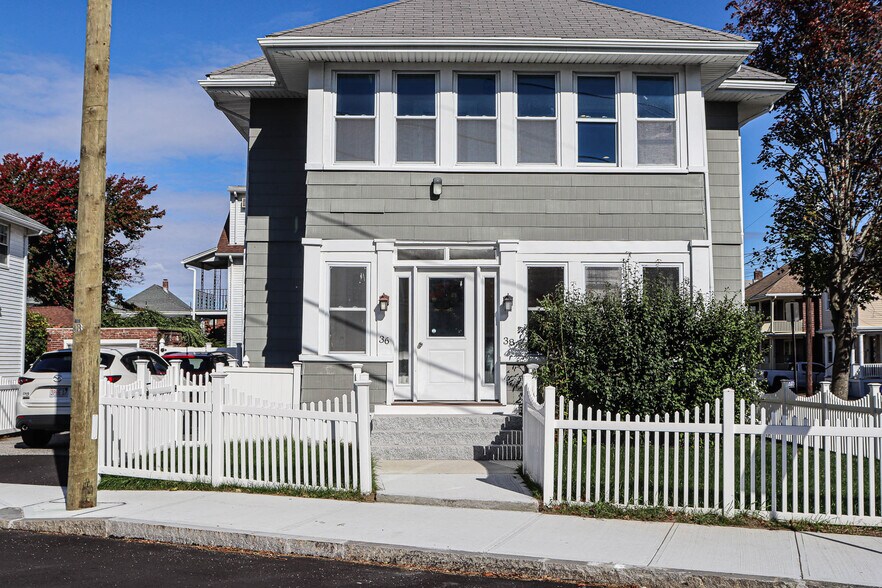 Building Photo - 36 Lancaster St