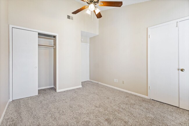Building Photo - 2255 Thousand Oaks Dr
