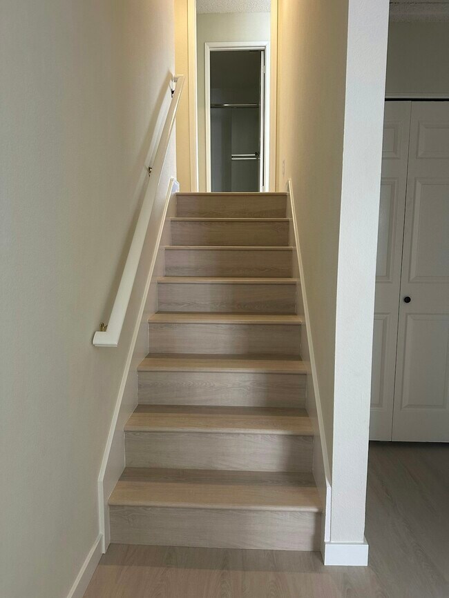 Building Photo - 1891 Lakebird Dr