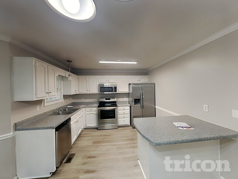 Building Photo - 170 Rachel Blvd