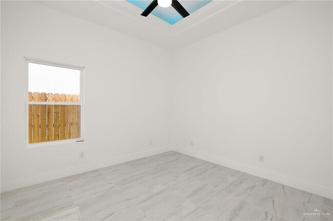 Building Photo - 2404 N Revolution St