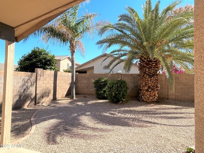 Building Photo - 1801 E Toledo St