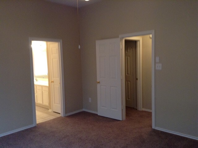 Building Photo - 24438 Schivener House Ln